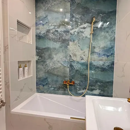 Carina Downtonw Deluxe Apartament *