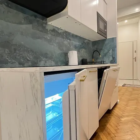 Carina Downtonw Deluxe *